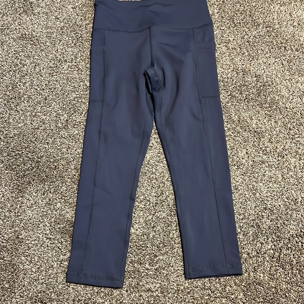 Zyia Active gray cropped leggings - Picture 2 of 3